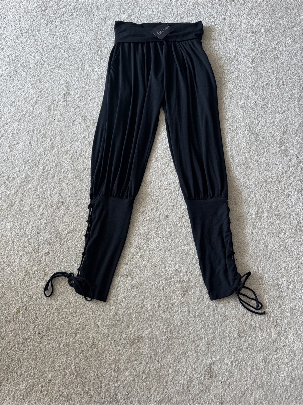 Onzie Women’s Harem Jogger Pants with Lace-Up Ankles Black NWT